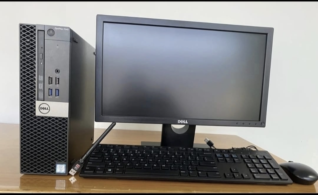 Dell OptiPlex 3050 Full Desktop Bundle