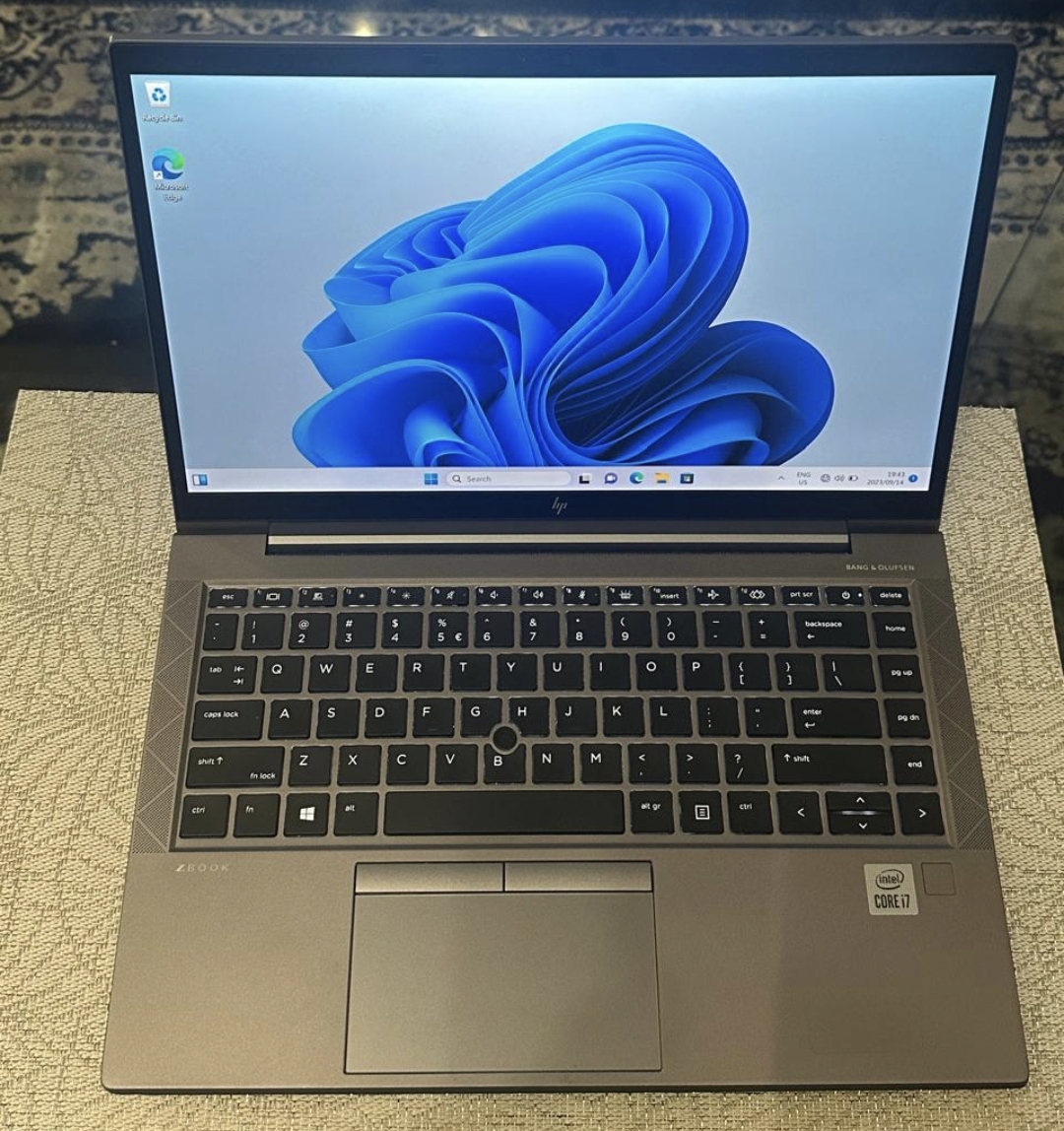 HP ZBook Firefly 14 G7 Mobile Workstation